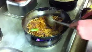 HOW TO MAKE MEE GORENG NOODLES