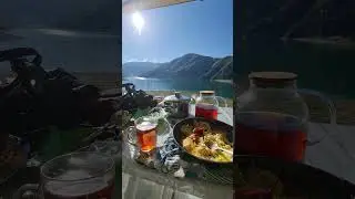 завтрак в горах)