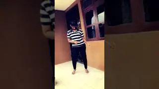 HOT SEXY GIRL DANCING SHAKING ASS