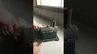 miniatur mesin uap antik