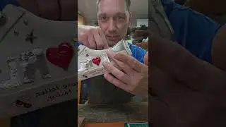 Спасение Лагерфельдов .  Собака бывает кусачей.
