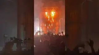 loose wanted to make it feel like something was set on fire and I think she achieved that here lol