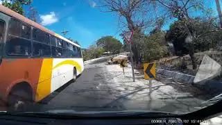 This is why you "Ceda" for the Buses in Costa Rica