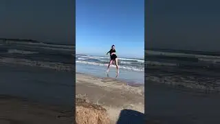 Зарядка , тренировка , фитнес на улице