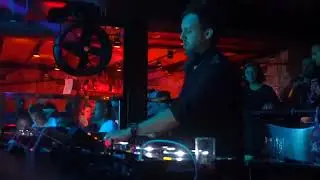 Gazirovka & Zyava -  танцполыгорят (Clip)