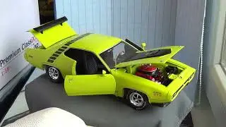 Plymouth Road Runner 440 - Auto World 1:18
