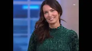 QVC model Anne in jeans 00