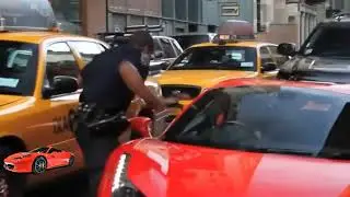 POLÍCIAL DE NOVA YORK DERRUMA DONO DE FERRAI NO CHÃO