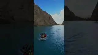 Озеро Кëль-суу в Кыргызстане.