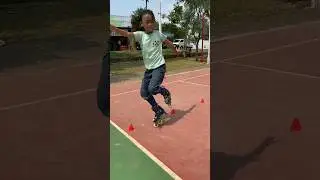 Bermain dan belajar trick Sepatu Roda #shorts #sepaturoda #fyp #inlinefreestyle #inlineskate