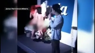 Участница вечеринки разделась догола за бутылку вина