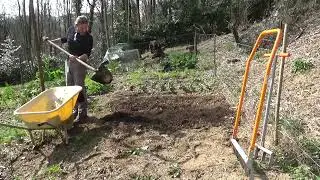 riavvio l'orto della cascina, impiego compost auto-prodotto, e la mia nuova grelinette di terradix