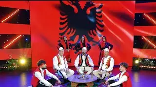 Vëllezërit Lleshi & Pavlin Kola - n'Mitrovicë me ngrit Flamurin 