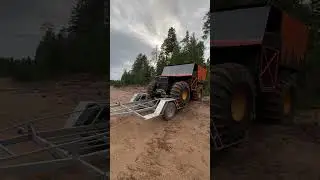 Заезжаем на прицеп! Страшно но, а как по другому ? #automobile #fishing #лесной #рыбалка #вездеход