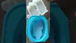 Мыло с рисунком и надписью.