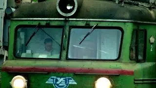 Отправление ВЛ80к с грузовым поездом