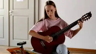 F. Molino - Rondo. Played by Teresa Schwarz