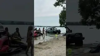 Спуск лодки на воду 