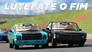 LUTANDO COM UNHAS E DENTES NESSA CORRIDA DEFENSIVA - Assetto Corsa