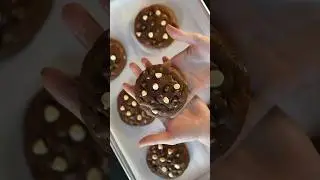 a normal baking video?! 😱I’m freaked out too.. #cookies #baking #shorts