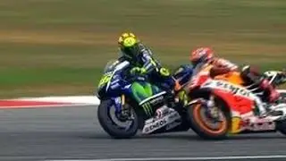 Video Plesetan Valentino Rossi vs Marquez