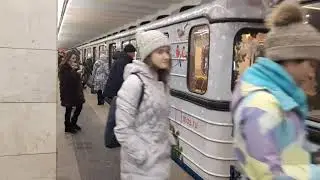 Новогодний поезд Еж3 2019 на станции Планерная