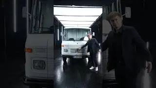 Short commercial break with ​@dscvrtwins. 😉 #MercedesBenz #MBvans #T2 #commercialbreak