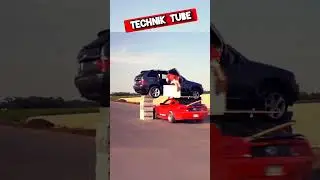 Крутой Прыжок сквозьX5 #невероятные #shorts #автомобили #каскадер