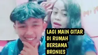 Lagi Main Gitar Bersama Ehan end Ilyass