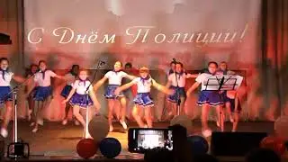 танцуют дети -  танец морячка!!!