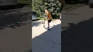 трюки на самокате 