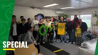 Raymond van Barneveld visits selection