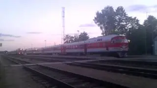 М62К с поездом Вильнюс - С.Петербург на ст. Турмантас