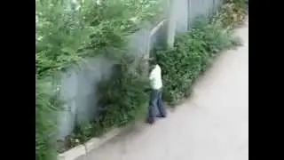 Супер Марио. Головой об забор.