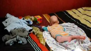 Первые ползуны 4,5 мес