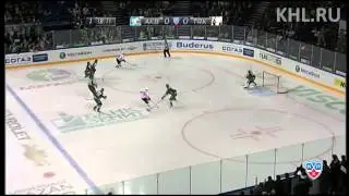 Барулин не дает забить Попову / Barulin's glove save on Popov effort