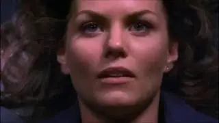 Hot belly button neddle navel (Doctor house, season 2, episode 24)