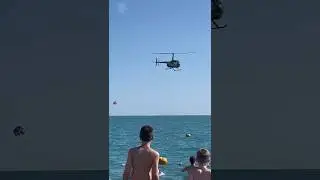 Прилетел вертолет на набережную в Сириусе
