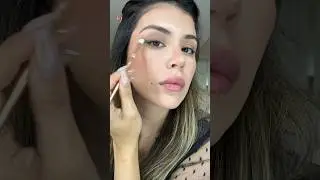Easy Makeup Tutorial #eyemakeup #makeup #makeuptutorial #makeuplover #eyesmakeup #makeuphack #shorts
