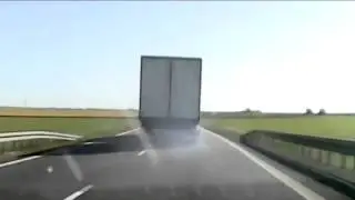 Лопнуло колесо на фуре