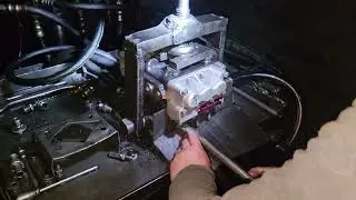 проверяем на стенде работу гидрораспределителя Р80