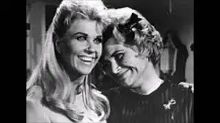 PUENTE DE PIEDRA _ DORIS e ROSSIE (1958) - SÉRIE RELÍQUIAS 1239 - acervo de PEDRO L. BRASIL