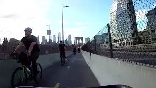 Cruzando el Brooklyn Bridge en bicicleta