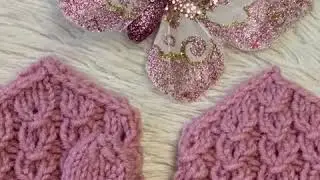 Варежки спицами. Рельефный узор