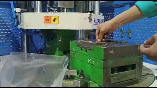 Rotary vertical injection moulding machine #rotarytable #injectionmoldingmachine