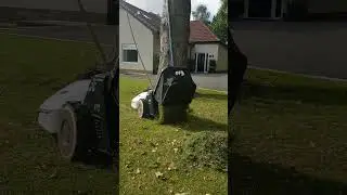 YUKA Robot Lawnmower Sweeping and Dumping
