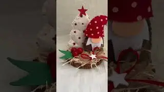 Paesaggio natalizio albero di Natale/gnomo/agrifoglio