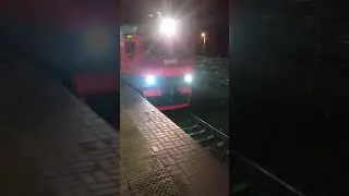 Прибытие поезда ЭД2Т-0029 на станцию 