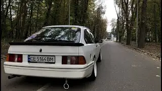 Nice autumn look of the Ford Sierra スポーツクーペ
