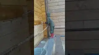Сынок красит фасад дома! 